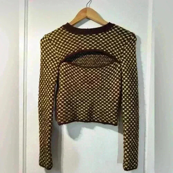 Zara Checkered Cut-Out
Jacquard Long Sleeve Pullover - Picture 2 of 4